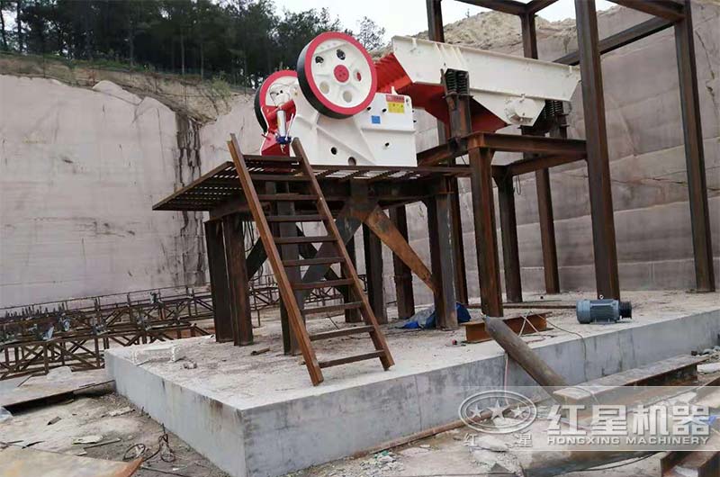 鄂式破破碎機(jī) 鄂式破破碎機(jī)