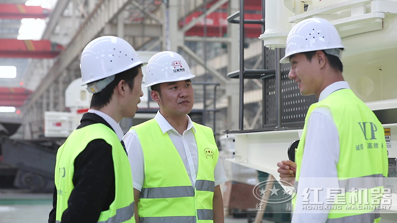 客戶(hù)來(lái)廠(chǎng)參觀(guān)石頭磨沙機(jī)器